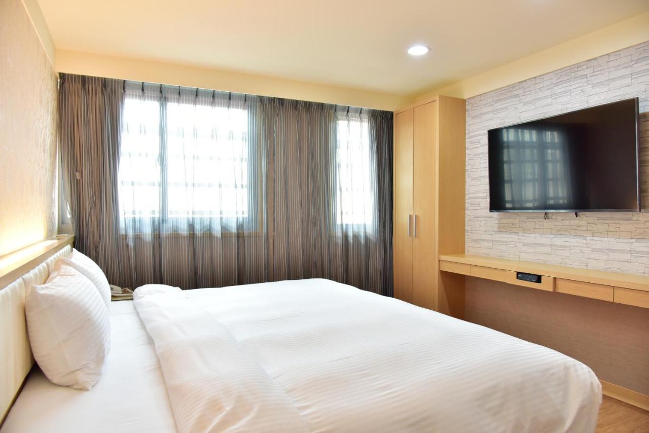 Mei Hotel Taichung Buitenkant foto