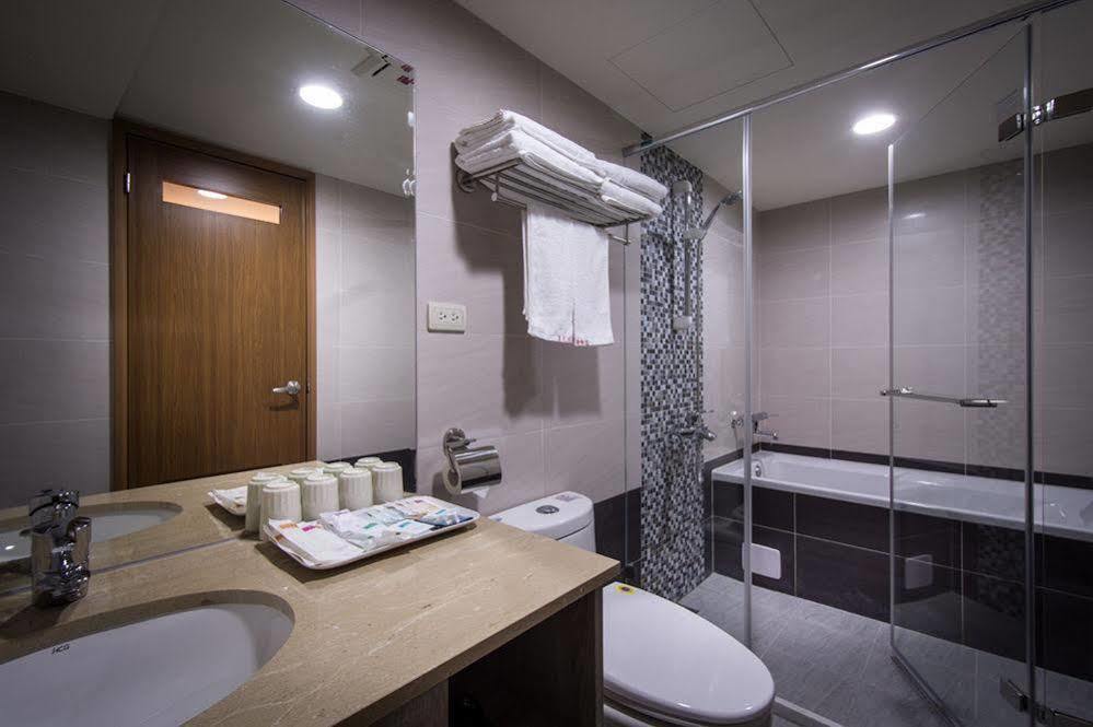 Mei Hotel Taichung Buitenkant foto